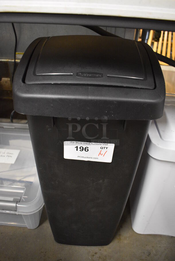 Black Poly Trash Can w/ Lid. 11x15x26
