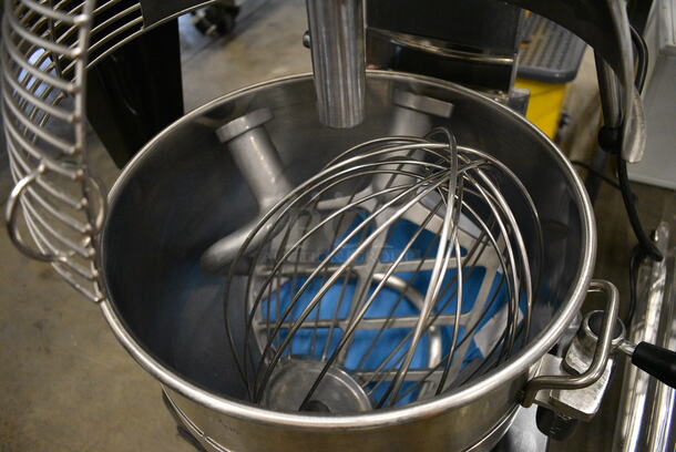 SWEET! Avantco Model MX30 Metal Commercial 30 Quart Planetary Mixer w/ Stainless Steel Mixing Bowl, Bowl Guard, Whisk, Paddle and Dough Hook. 120 Volts, 1 Phase. 20x24x42. Tested and Working! - Image 4 of 7