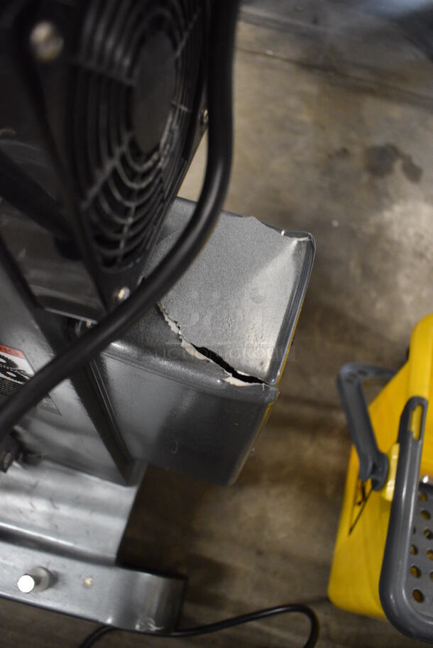 SWEET! Avantco Model MX30 Metal Commercial 30 Quart Planetary Mixer w/ Stainless Steel Mixing Bowl, Bowl Guard, Whisk, Paddle and Dough Hook. 120 Volts, 1 Phase. 20x24x42. Tested and Working! - Image 7 of 7