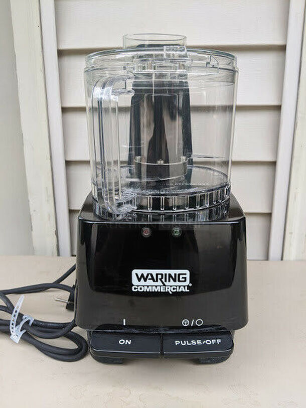 2 BRAND NEW IN BOX! Waring Model VCM1000PE Commercial Countertop International 2.5 Quart Food Processor w/ Polycarbonate Work Bowl and Flat Cover. 220 Volts and Designed For International Use. Stock Picture Used For Gallery Picture. 2 Times Your Bid!