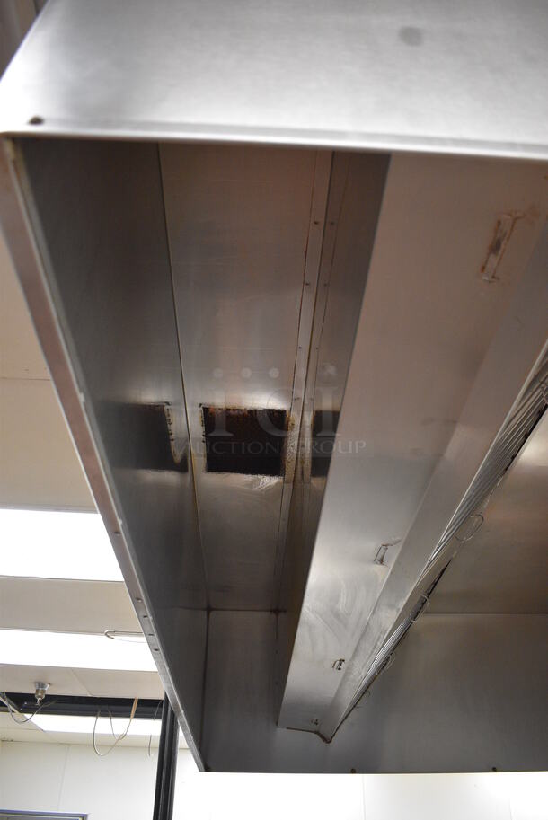 BEAUTIFUL! 8' Stainless Steel Commercial Grease Hood w/ Filters. 96x68x24. BUYER MUST REMOVE. Removal/Transport fee of $500.00 will be charged if we have to transport this item back to our warehouse for shipping or pick up - Image 5 of 7