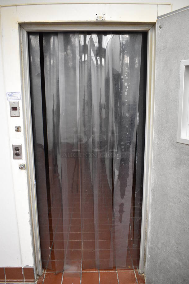 FANTASTIC! 7'x17.5'x9' Kolpak Walk In Cooler Box w/ Bohn Condenser and Plastic Door Strips. 7'x17.5'x9'. BUYER MUST REMOVE. Removal/Transport fee of $1,000.00 will be charged if we have to transport this item back to our warehouse for shipping or pick up - Image 4 of 10