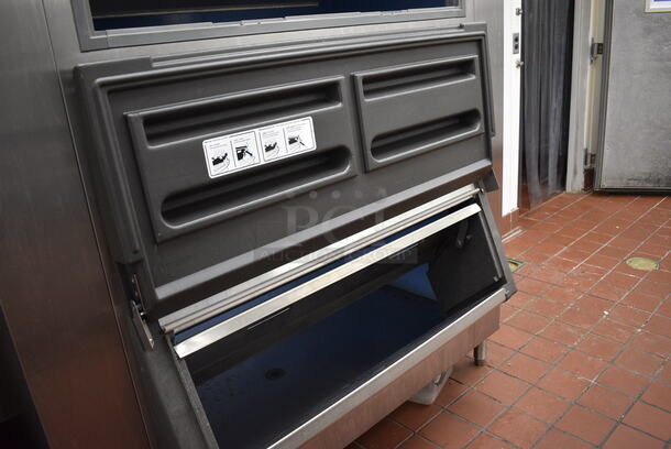 AMAZING! Manitowoc Model IY1894N-261D Stainless Steel Commercial Ice Machine Head on Manitowoc Model F1350 Stainless Steel Commercial Ice Bin. 208-230 Volts, 1 Phase. 60x40x93. BUYER MUST REMOVE - Image 7 of 10