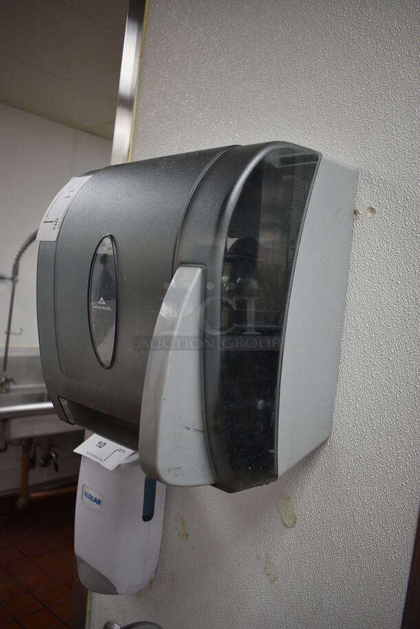 Georgia Pacific Gray Poly Paper Towel Dispenser. 12x11x14. BUYER MUST REMOVE - Image 3 of 4