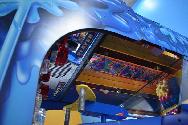 Bob's Space Racers Metal Floor Style Water Blast Arcade Game. 120 Volts, 1 Phase. 73x36x114 - Image 7 of 12