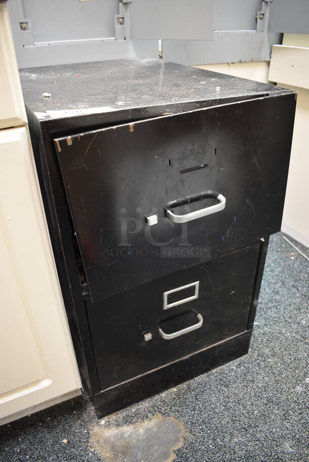Black Metal 2 Drawer Filing Cabinet. 18x26x29 - Image 2 of 4
