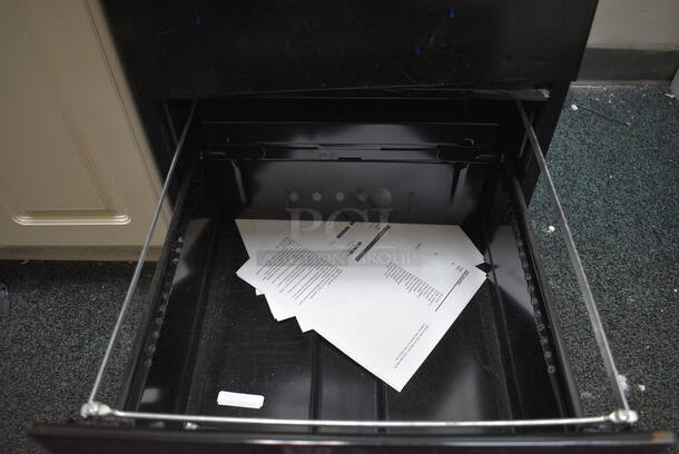 Black Metal 2 Drawer Filing Cabinet. 18x26x29 - Image 4 of 4