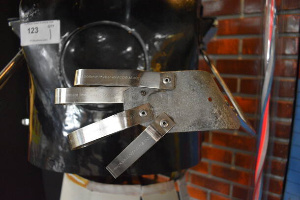 Metal Animatronic Band Member. 25x30x68. BUYER MUST REMOVE - Image 3 of 7