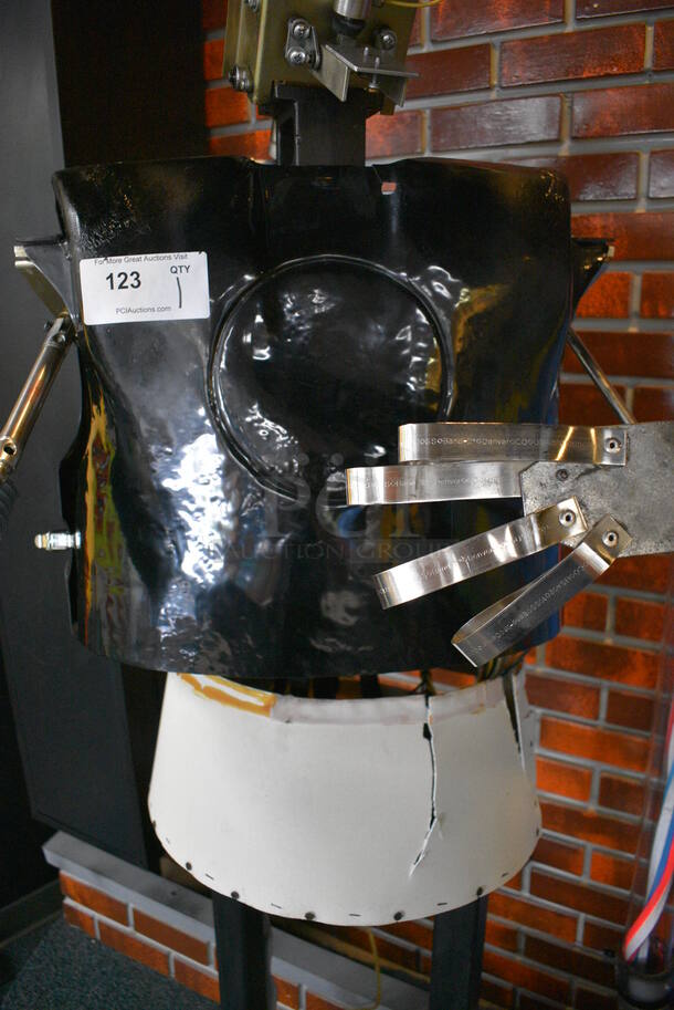 Metal Animatronic Band Member. 25x30x68. BUYER MUST REMOVE - Image 5 of 7