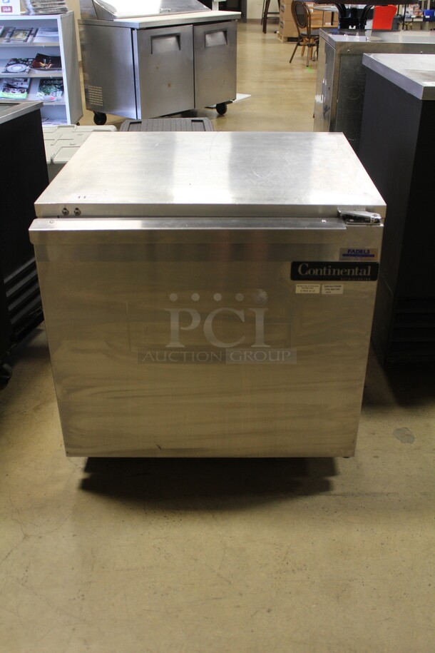 NICE! Continental Model UC32 Commercial Stainless Steel Single Door Undercounter Refrigerator/Cooler On Commercial Casters. 32x31x32. 115V/60Hz. Working When Pulled!