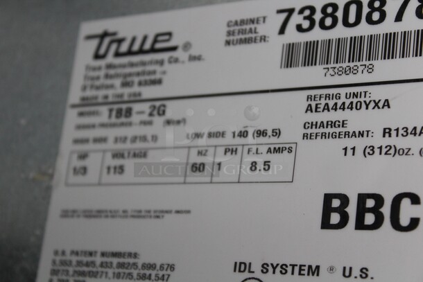 FANTASTIC! True Model TBB-2G Commercial Two Section Glass Door Bar Back Refrigerator/Cooler On Commercial Casters. 58.75x27.75x40.5. 115V/60Hz. Working When Pulled! - Image 4 of 7