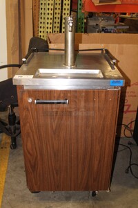 NICE! Beverage Air Commercial Beer Dispenser/Kegerator On Commercial Casters. 24x29.5x50.5. 115V/60Hz. Working When Pulled!