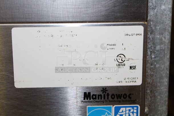 WOW! Manitowoc Commercial Stainless Steel Undercounter Self-Contained Ice Machine. 26x26x38.5. 115V/60Hz. Working When Pulled! - Image 3 of 9