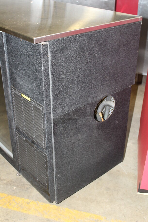 FANTASTIC! Glastender Model BB84-R6-GSH Commercial Three Section Glass Door Back Bar Refrigerator/Cooler On Commercial Casters. 84x25x40. 115V/60Hz. Working When Pulled! - Image 11 of 11