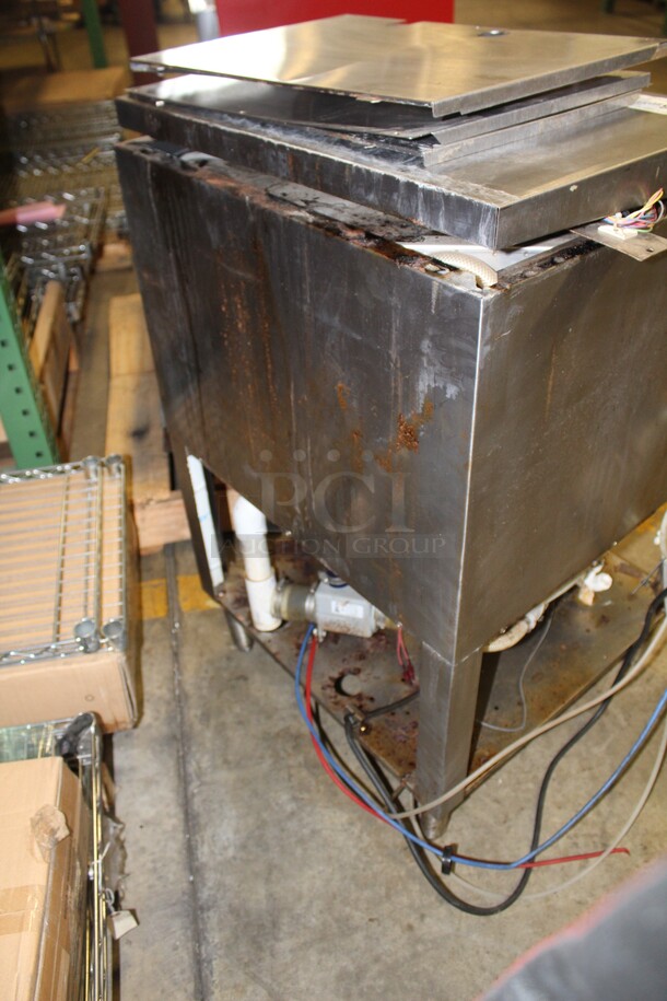 WOAH! Perlick Model PKBR24 Commercial Stainless Steel Underbar Glass Washer. 24x24x39.5. 120V/60Hz. 1 Phase.  - Image 7 of 10
