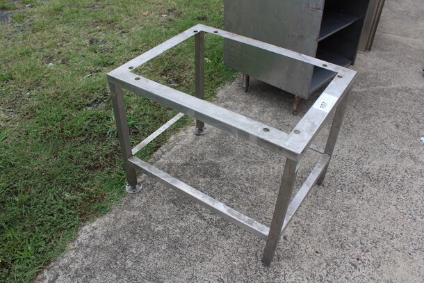 NICE! Cleveland Range Model ES222824S Commercial Stainless Steel Equipment Stand. 21.5x28x23 - Image 3 of 3