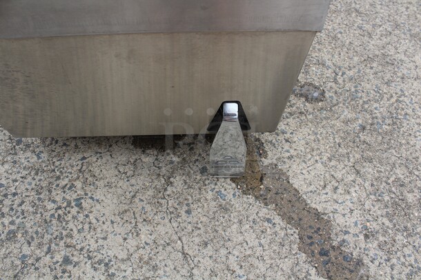 WOW! Advance Tabco Model 7-PS-30 Commercial Stainless Steel Hands Free Sink With Knee Valve And Faucet. 17x24x18.5 - Image 2 of 5