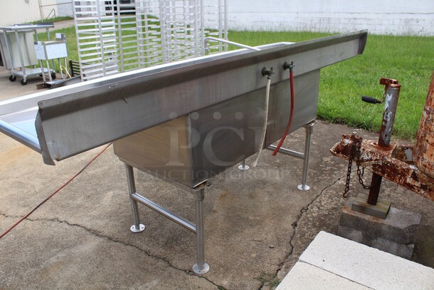 FABULOUS! Commercial Stainless Steel Two Compartment Sink With Double Drainboards And Faucet. 95.25x29.25x42.75 - Image 4 of 5