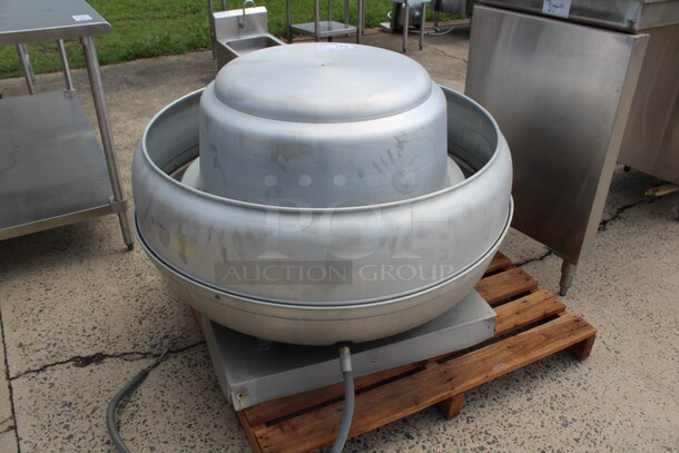 SUPER FIND! Commercial Restaurant Exhaust Fan. 42x42x28  - Image 3 of 5