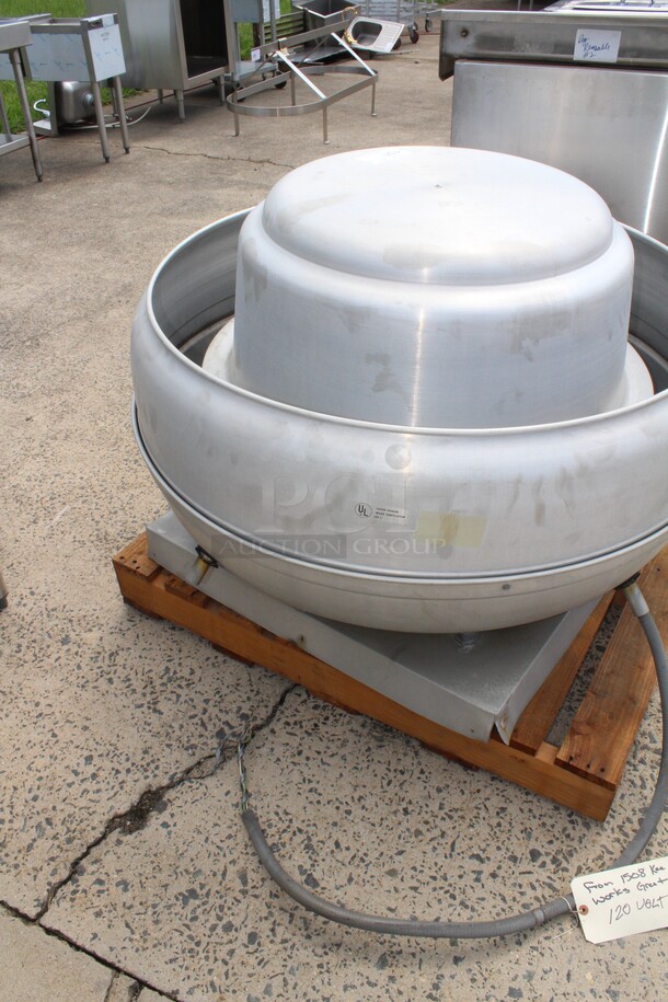 SUPER FIND! Commercial Restaurant Exhaust Fan. 42x42x28  - Image 5 of 5