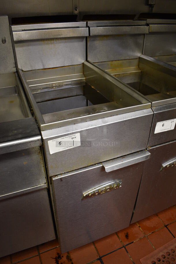 GREAT! Imperial Model IFS-50 Stainless Steel Commercial Propane Gas Powered 50 Pound Capacity Deep Fat Fryer. 140,000 BTU. This Unit Will Be Professionally Uninstalled. 15.5x31x47. Tested and Working! - Image 2 of 8