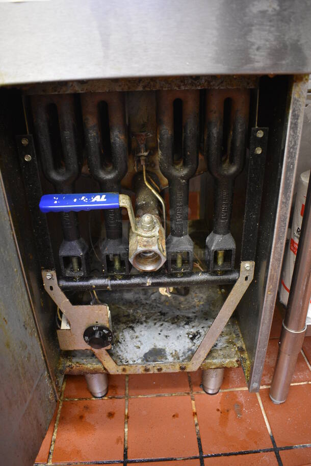 GREAT! Imperial Model IFS-50 Stainless Steel Commercial Propane Gas Powered 50 Pound Capacity Deep Fat Fryer. 140,000 BTU. This Unit Will Be Professionally Uninstalled. 15.5x31x47. Tested and Working! - Image 5 of 7