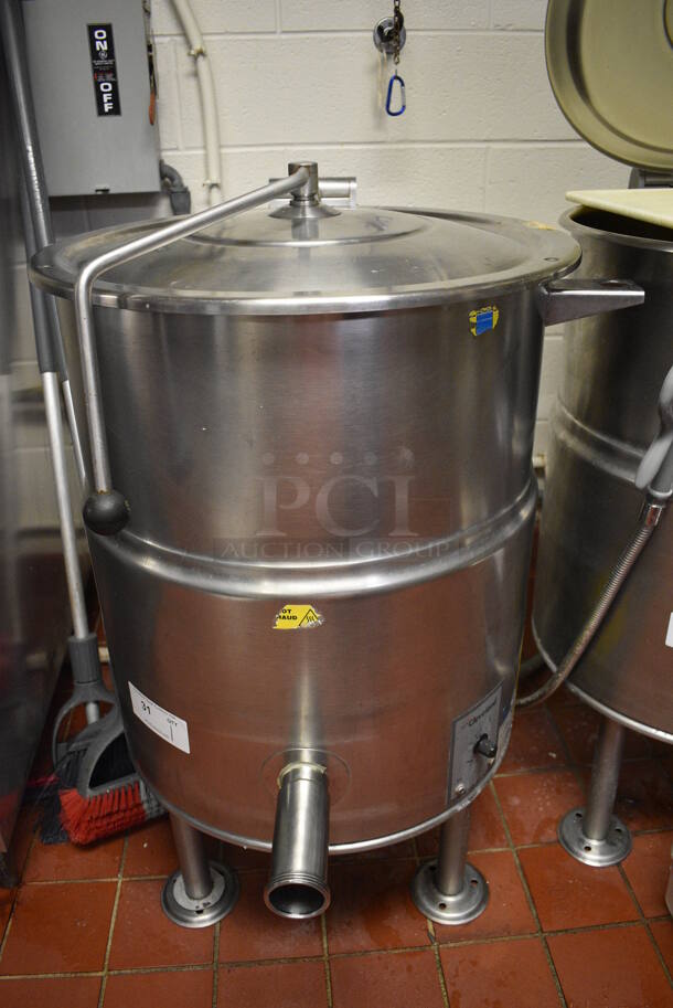 AWESOME! Cleveland Model KEL-25 Stainless Steel Commercial Floor Style 25 Gallon Steam Kettle. 200-208 Volts, 1/3 Phase. This Unit Will Be Professionally Uninstalled. 27x31x39. Tested and Working!