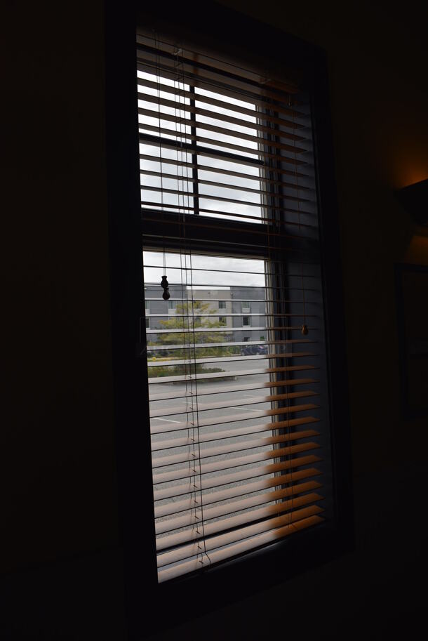 6 Blinds. BUYER MUST REMOVE. 25.5x2x60. 6 Times Your Bid! - Image 1 of 5