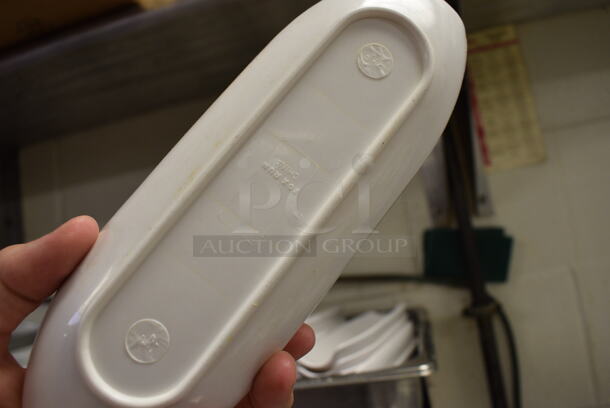 20 White Poly Corn Holders. 8.5x3x1. 20 Times Your Bid! - Image 4 of 4