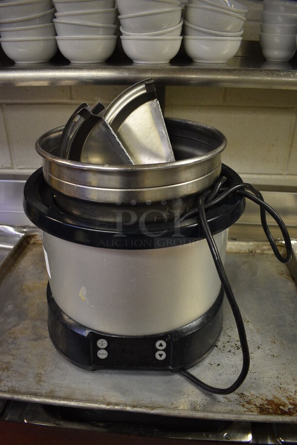 Vollrath Model 7411 Stainless Steel Commercial Countertop Soup Kettle Food Warmer. 14x14x13. Tested and Working!