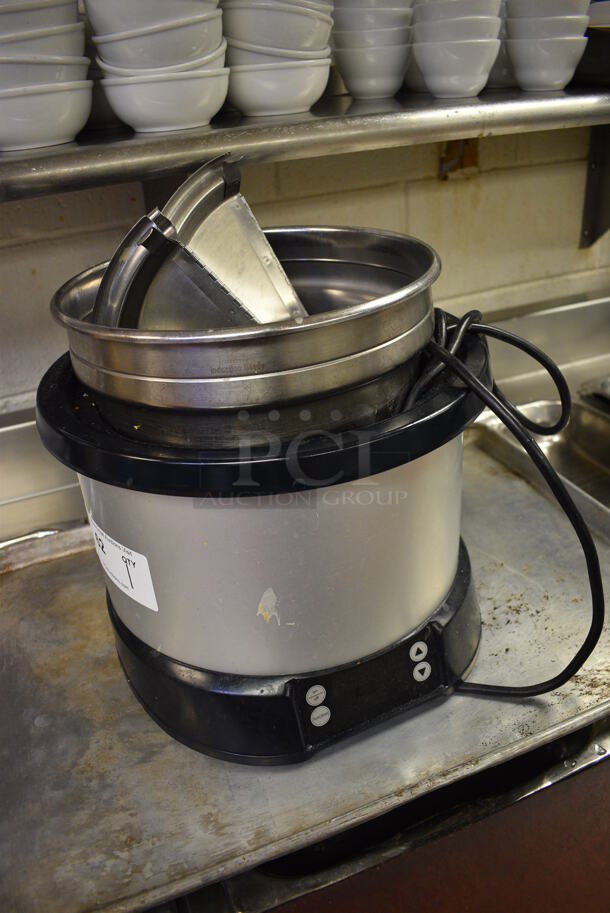 Vollrath Model 7411 Stainless Steel Commercial Countertop Soup Kettle Food Warmer. 14x14x13. Tested and Working! - Image 3 of 6