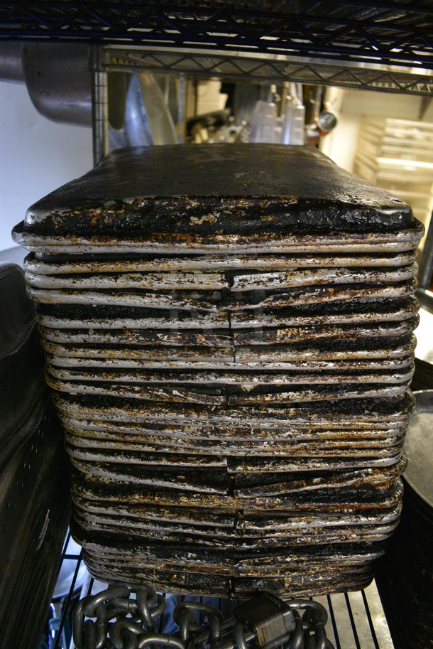 14 Metal Half Size Baking Pans. 13x18x1. 14 Times Your Bid! - Image 1 of 2