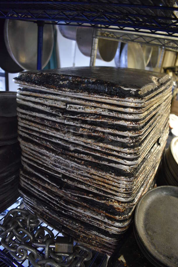 14 Metal Half Size Baking Pans. 13x18x1. 14 Times Your Bid! - Image 2 of 2