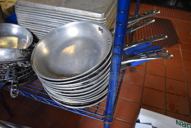 11 Metal Skillets. 18x10.5x2. 11 Times Your Bid! - Image 3 of 3