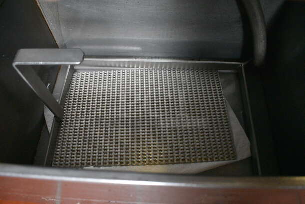 Stainless Steel Commercial Portable Oil Filtration System on Commercial Casters. 13x30x25 - Image 5 of 5