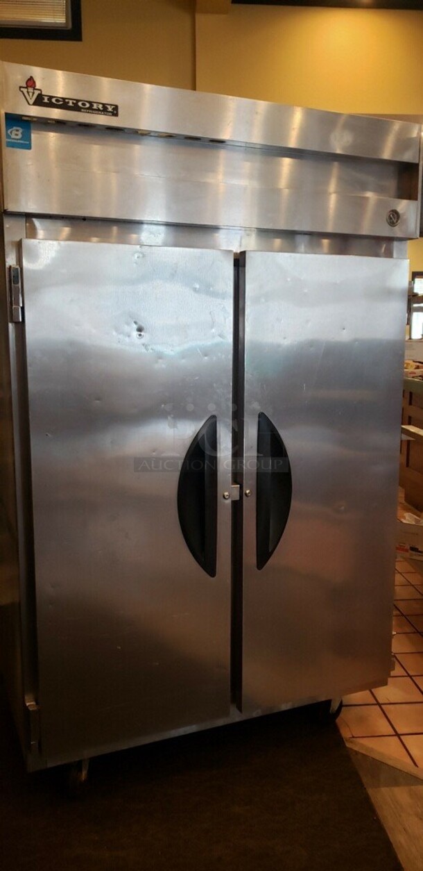 NICE! Victory Stainless Steel Commercial 2 Door Reach In Cooler. 53x30x83.5. Tested and Working!