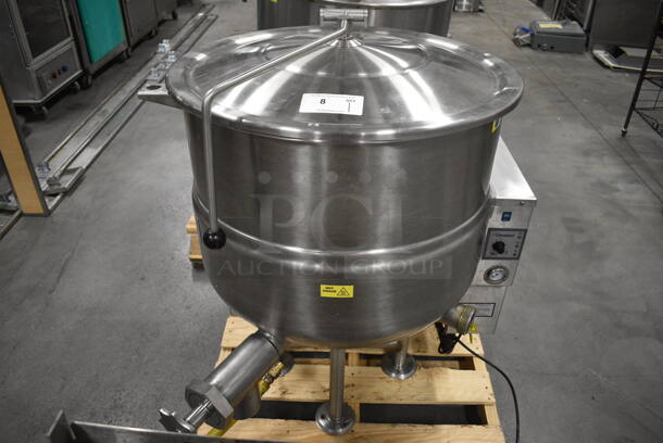 GORGEOUS! Cleveland Model KGL-40 Stainless Steel Commercial Natural Gas Powered Floor Style 40 Gallon Steam Kettle. 140,000 BTU. 31x45x44