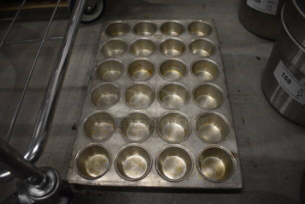 4 Various Metal Muffing Baking Pans. 14x20.5x1.5, 10.5x14x1. 4 Times Your Bid! - Image 3 of 3