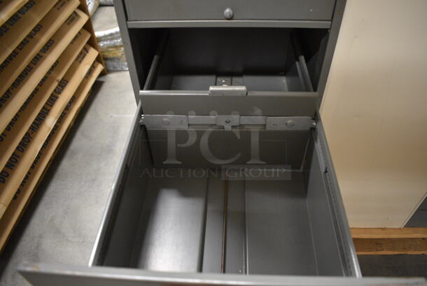 Shaw Walker Gray Metal 4 Drawer Filing Cabinet. 15x28.5x52 - Image 6 of 8