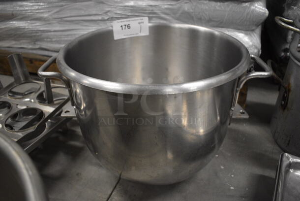 Hobart VMLH30 Stainless Steel Commercial 30 Quart Planetary Mixing Bowl. 20x15.5x13