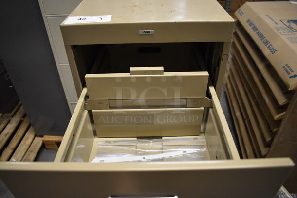 Cole Metal 4 Drawer Filing Cabinet. 15x27x52.5 - Image 5 of 8