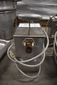 Edlund Model 266 Metal Commercial Electric Powered Can Opener. 115 Volts, 1 Phase. 4.5x6.5x12
