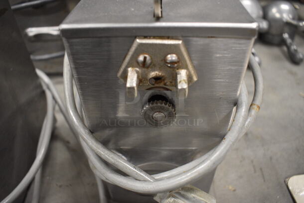 Edlund Model 266 Metal Commercial Electric Powered Can Opener. 115 Volts, 1 Phase. 4.5x6.5x12 - Image 4 of 6