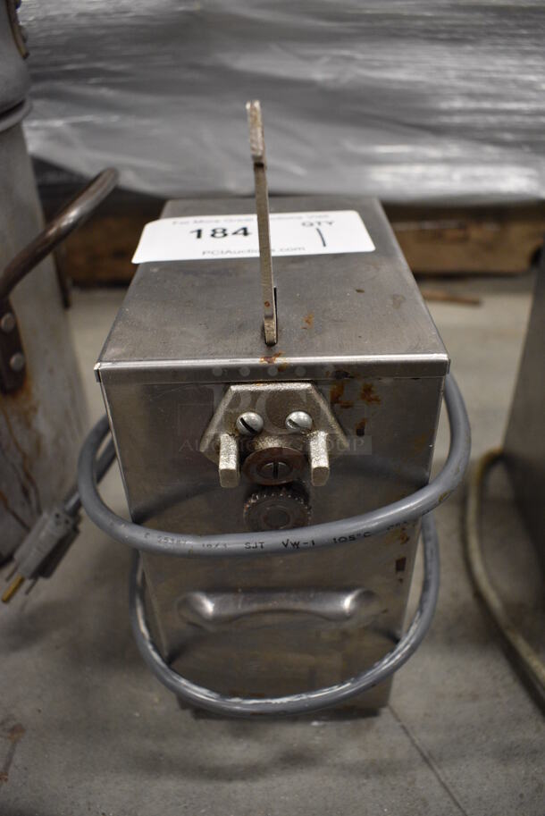 Edlund Model 266 Metal Commercial Electric Powered Can Opener. 115 Volts, 1 Phase. 4.5x6.5x12