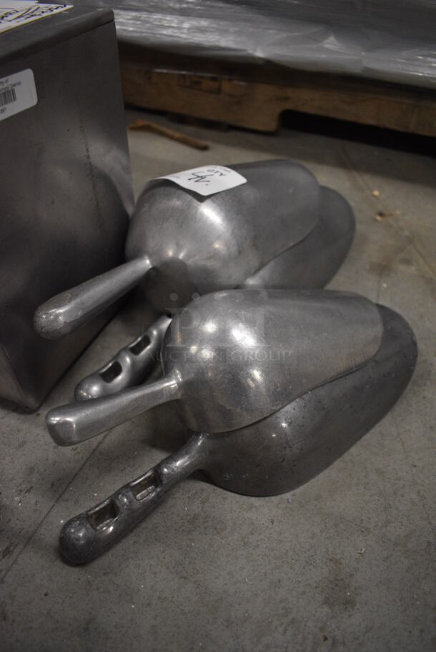 4 Various Metal Ice Scoops. Includes 11x4.5x3. 4 Times Your Bid! - Image 3 of 3