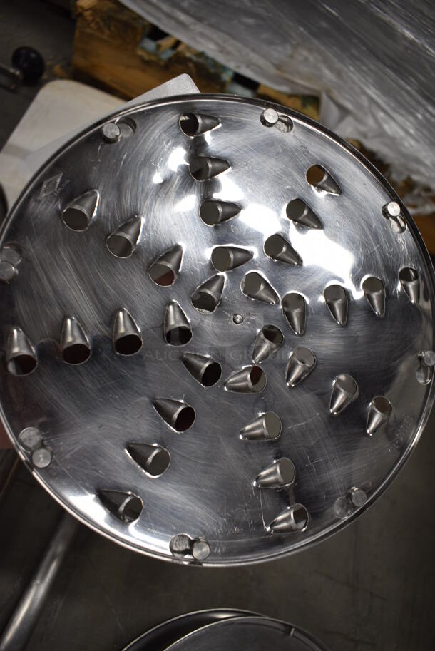 Metal Commercial Pelican Head Blade on Frame and Extra Shredding Blade. 9.25x9.25x9 - Image 5 of 6