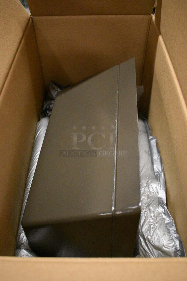 4 BRAND NEW IN BOX! Cooper Lighting Metal Lights. 277/120/208/240 Volts, 1 Phase. 14x9x7.5. 4 Times Your Bid! - Image 2 of 9