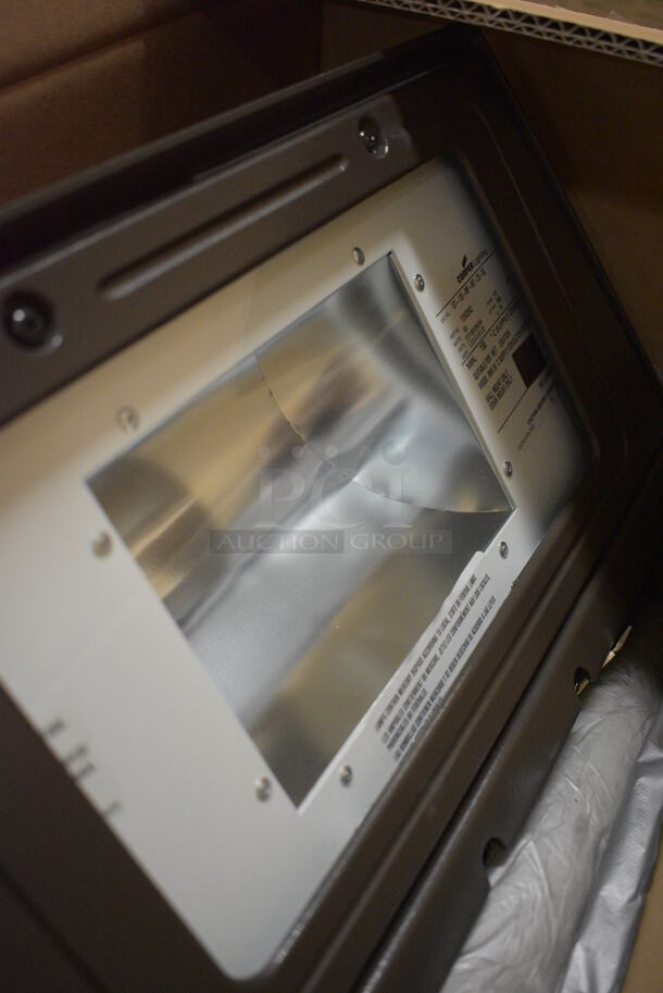 4 BRAND NEW IN BOX! Cooper Lighting Metal Lights. 277/120/208/240 Volts, 1 Phase. 14x9x7.5. 4 Times Your Bid! - Image 3 of 9