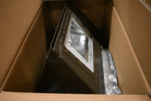 4 BRAND NEW IN BOX! Cooper Lighting Metal Lights. 277/120/208/240 Volts, 1 Phase. 14x9x7.5. 4 Times Your Bid! - Image 6 of 9