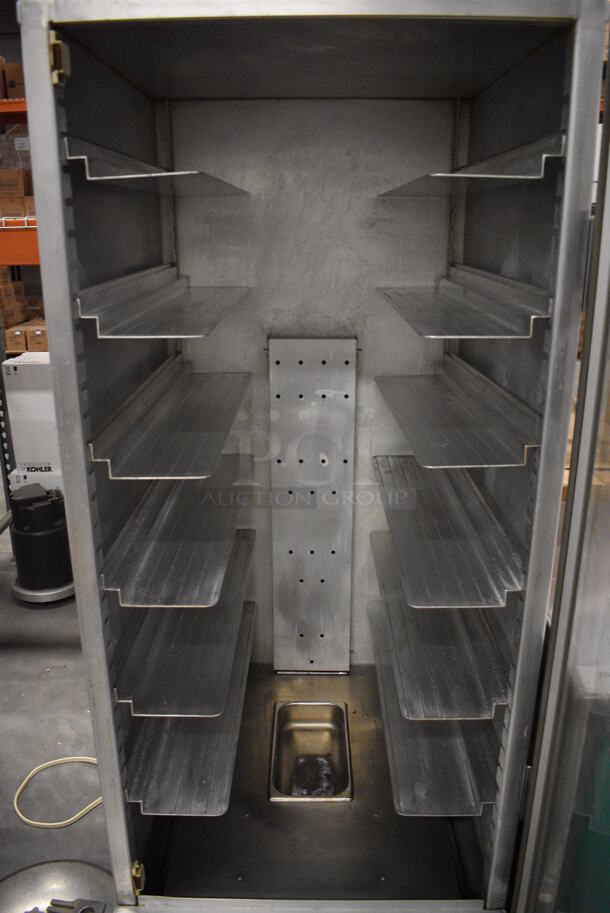 Metal Commercial Warming Cabinet on Commercial Casters. 27x32x69 - Image 5 of 7